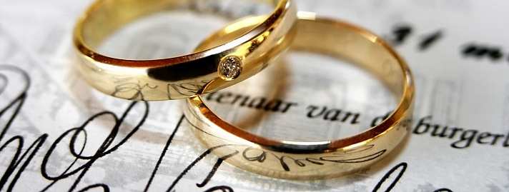 Symbol wiecznej miłości - jak wybrać obrączki ślubne?